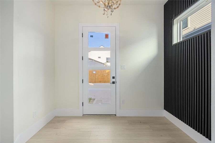 Spacious, unfurnished interior of a new home in , Houston (Image 14).