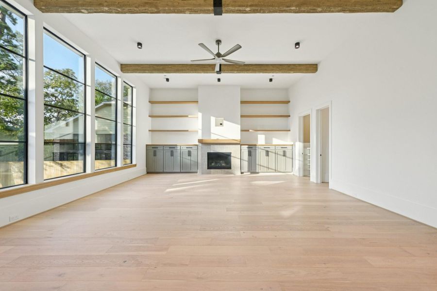 Spacious, unfurnished interior of a new home in , Houston (Image 37).