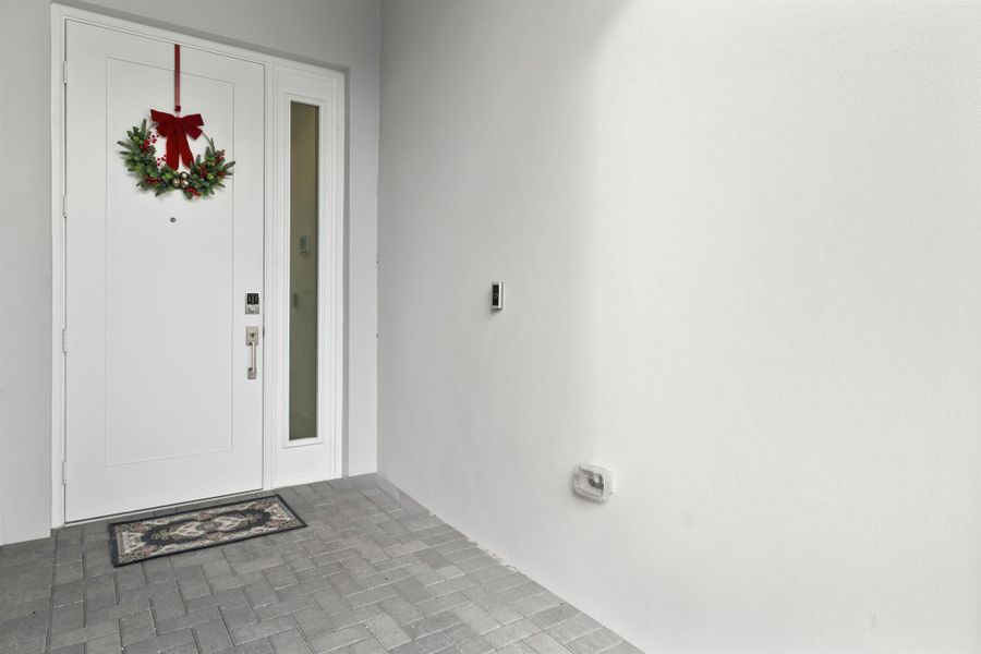 Spacious, unfurnished interior of a new home in , Boca Raton (Image 25). Spacious, unfurnished interior of a new home in , Boca Raton (Image 25).