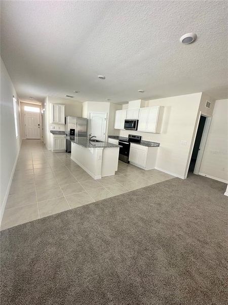 Spacious, unfurnished interior of a new home in , Kissimmee (Image 35).