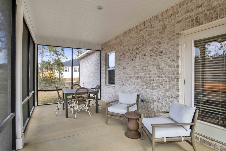 Exterior details and patio area of a home in Bellview Pointe, Pensacola (Image 3).
