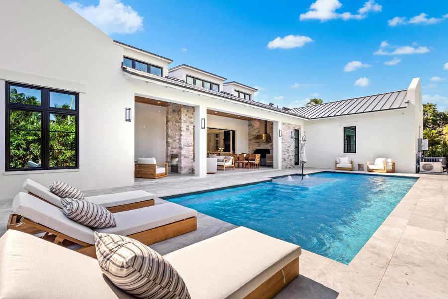 MLS_POOL_SEATING_TO_REAR