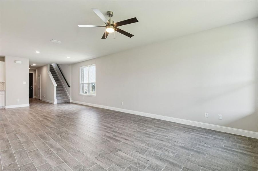 Spacious, unfurnished interior of a new home in AnaCapri, Anna (Image 16).