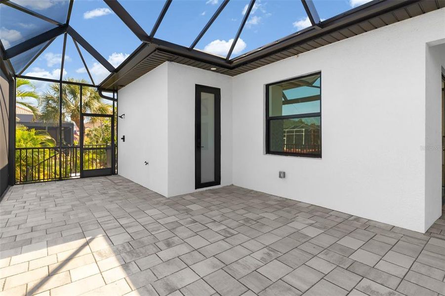 Exterior details and patio area of a home in , Port Charlotte (Image 3).
