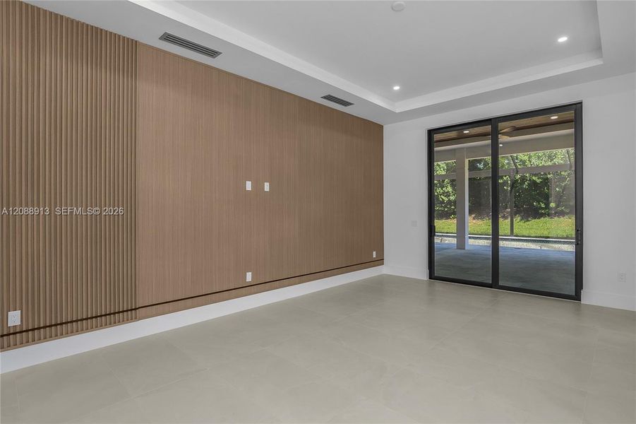 Spacious, unfurnished interior of a new home in , Naples (Image 15).