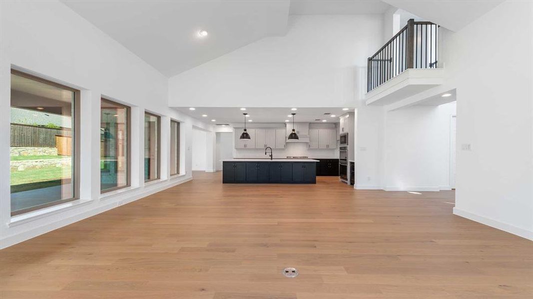 Spacious, unfurnished interior of a new home in Somerset Park 80', Rockwall (Image 19).