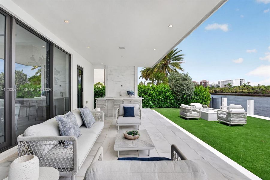 Exterior details and patio area of a home in , Fort Lauderdale (Image 20).