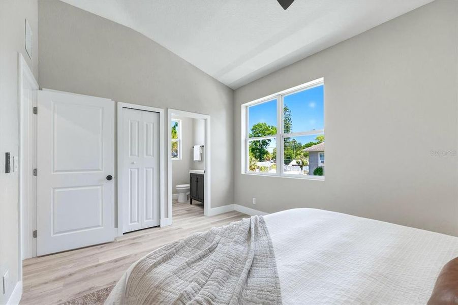 Spacious, unfurnished interior of a new home in , St. Petersburg (Image 36).