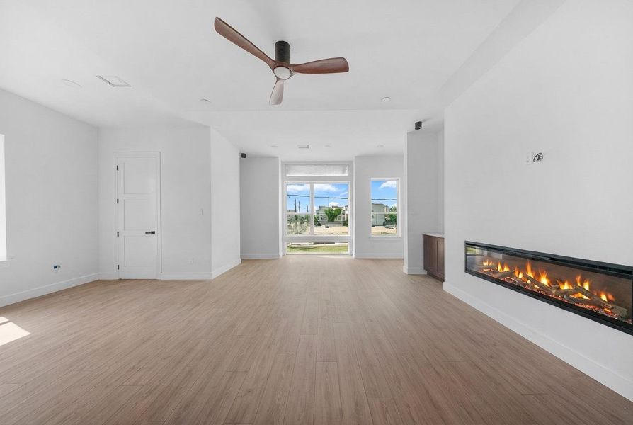 Spacious, unfurnished interior of a new home in , Houston (Image 12).