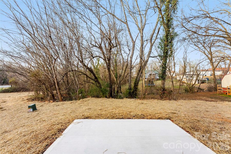 Natural landscape and outdoor views near  in Hickory (Image 34).