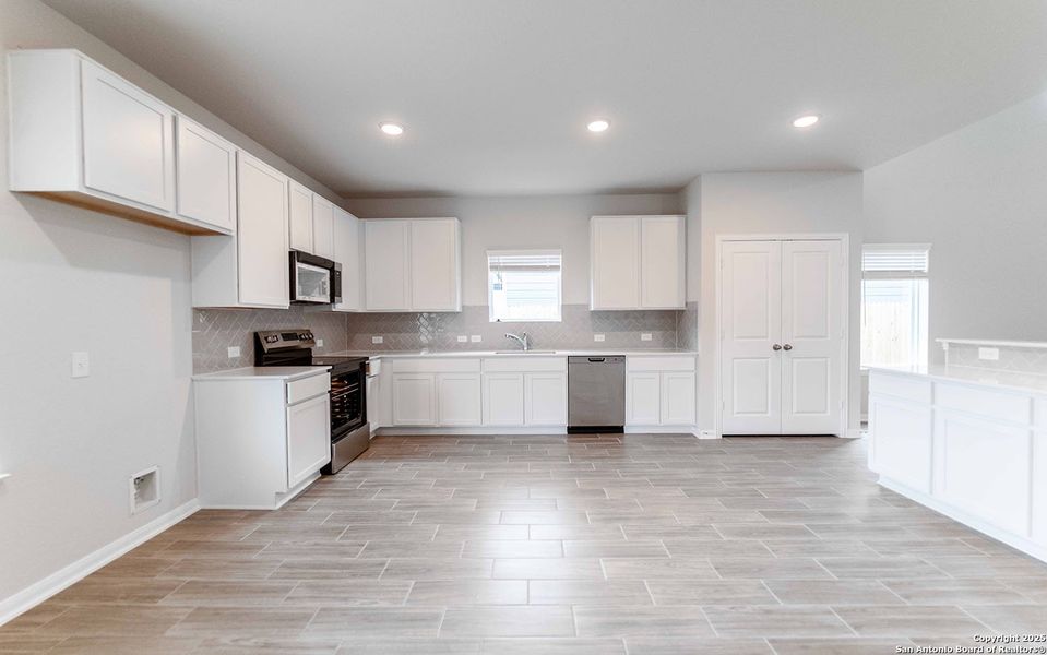 Image 23 of a home in Swenson Heights.