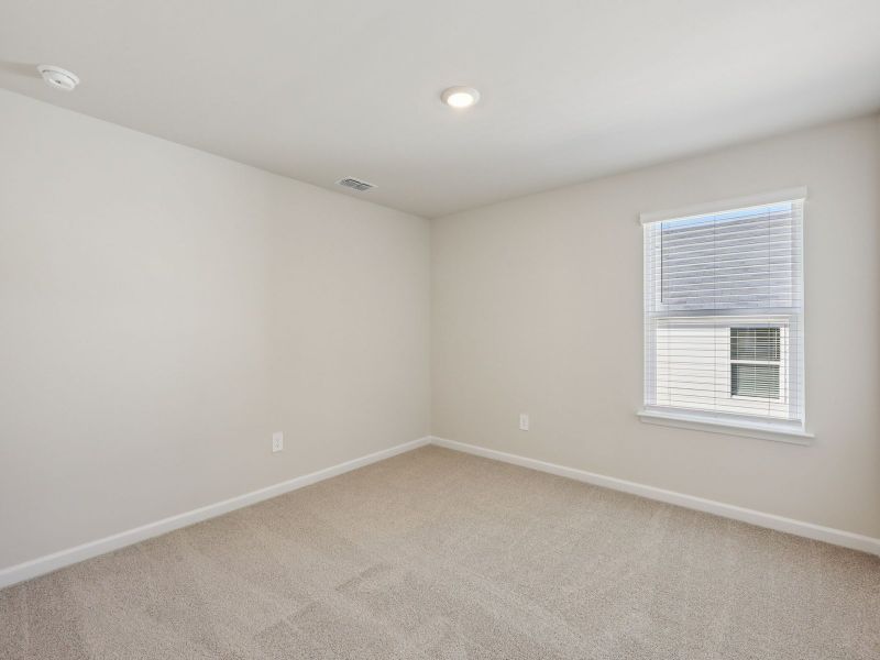 Spacious, unfurnished interior of a new home in Ivey Township, Dallas (Image 18).
