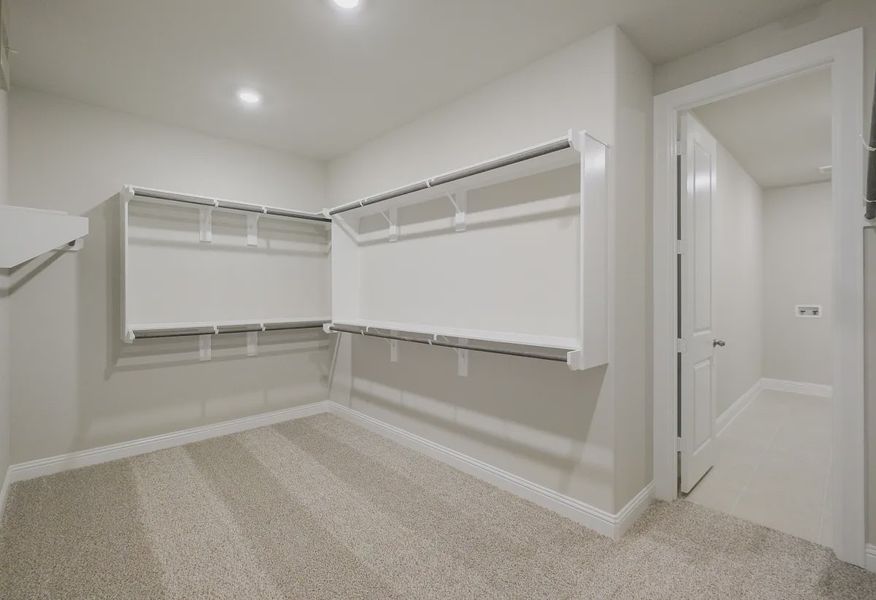 Plan 5039 closet - 9 of 10
