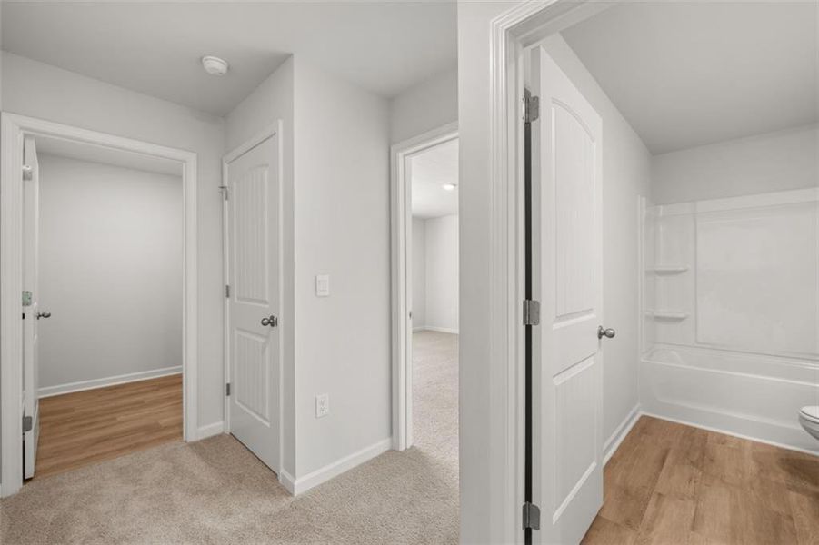 Spacious, unfurnished interior of a new home in Oakleigh Glen, Dallas (Image 20).