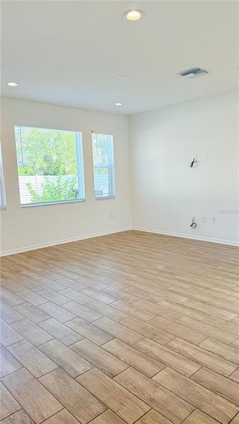Spacious, unfurnished interior of a new home in , Palmetto (Image 29).
