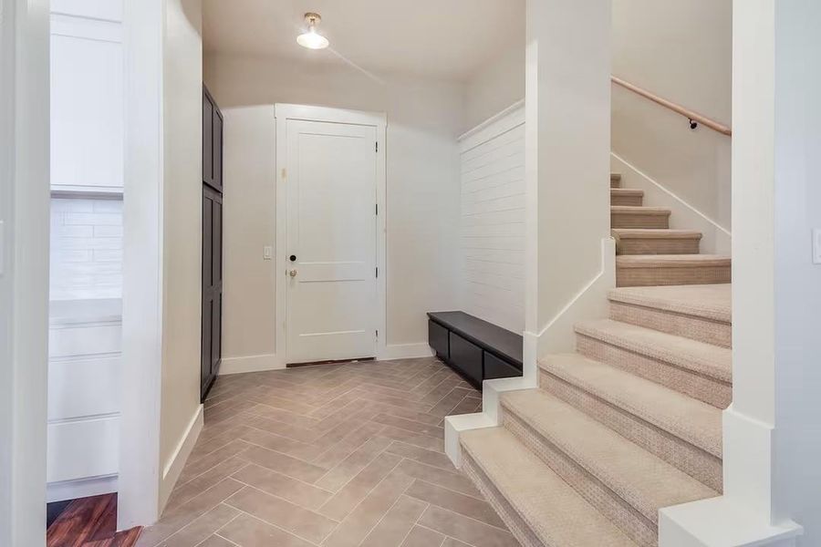 Spacious, unfurnished interior of a new home in , Tomball (Image 13).