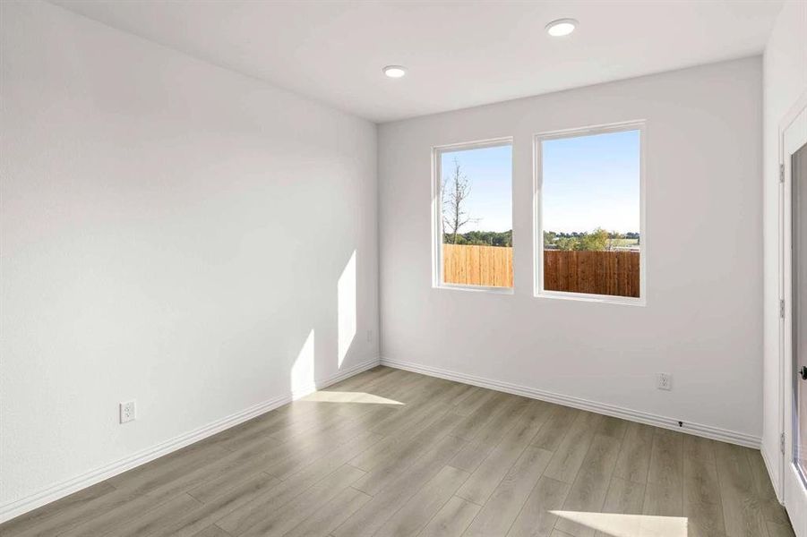 Spacious, unfurnished interior of a new home in Monticello Park, Princeton (Image 18).