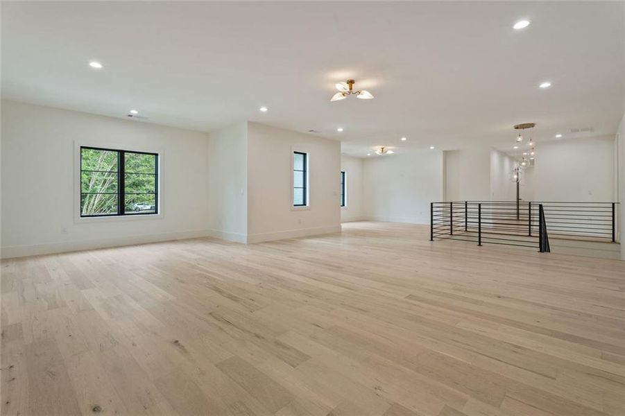 Spacious, unfurnished interior of a new home in , Alpharetta (Image 49).