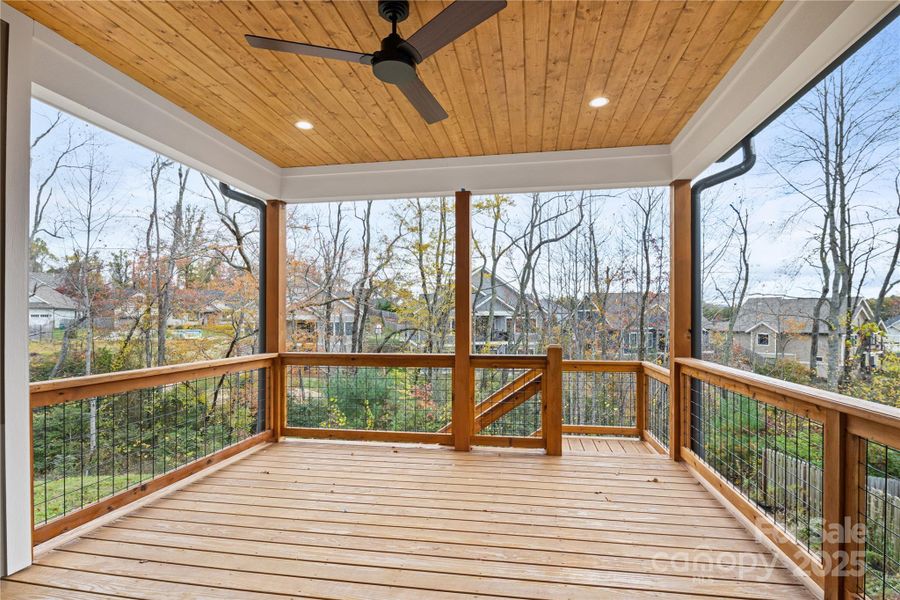 Covered Rear Porch/Deck