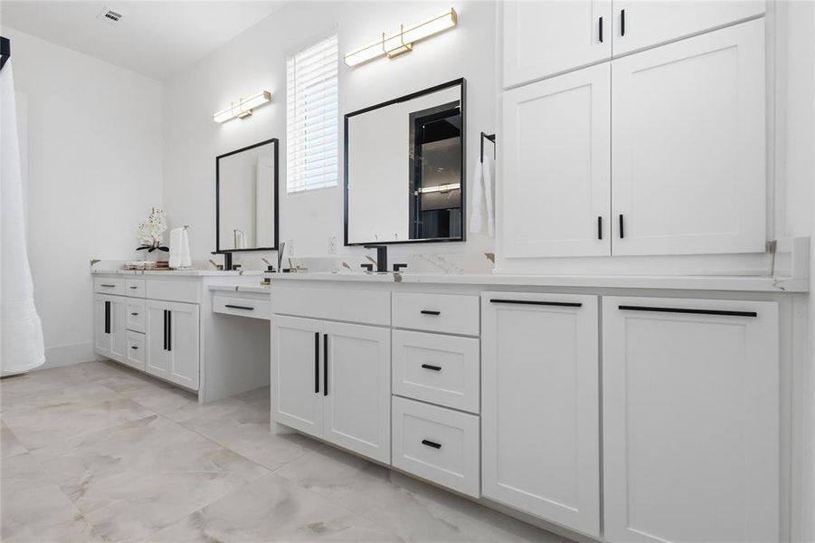 Furnished interior view inside a new home in , Sanger (Image 17).