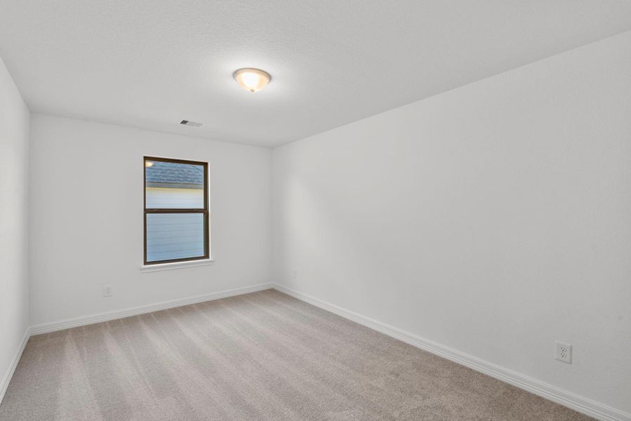 Spacious, unfurnished interior of a new home in Cedar Pointe, Crosby (Image 16).