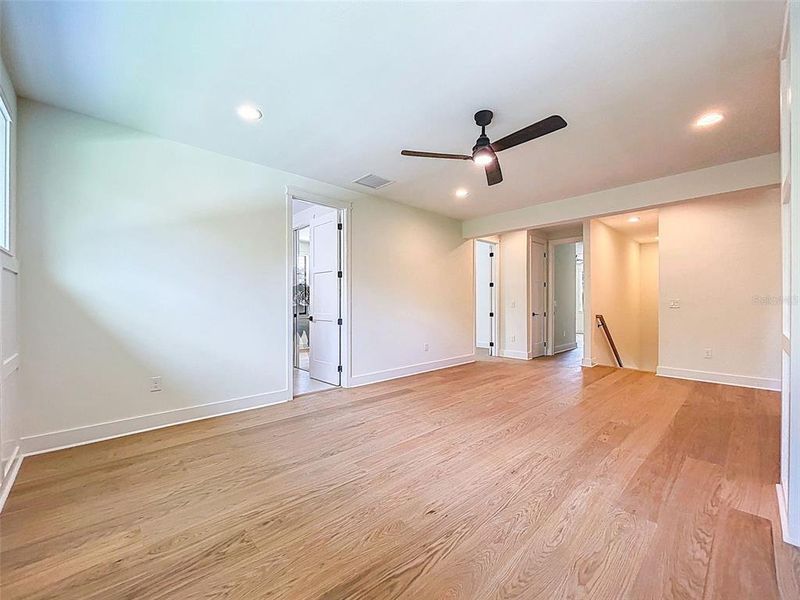 Spacious, unfurnished interior of a new home in , Tampa (Image 63).