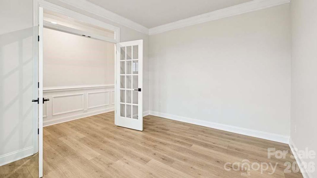 Spacious, unfurnished interior of a new home in Sylvan Creek, Denver (Image 35).