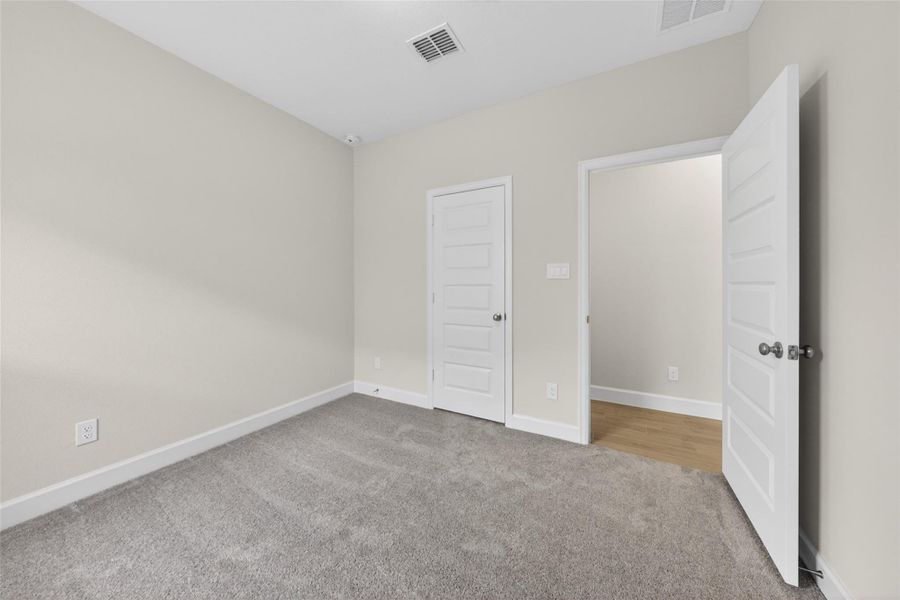Spacious, unfurnished interior of a new home in Jordan Ranch, Fulshear (Image 24).