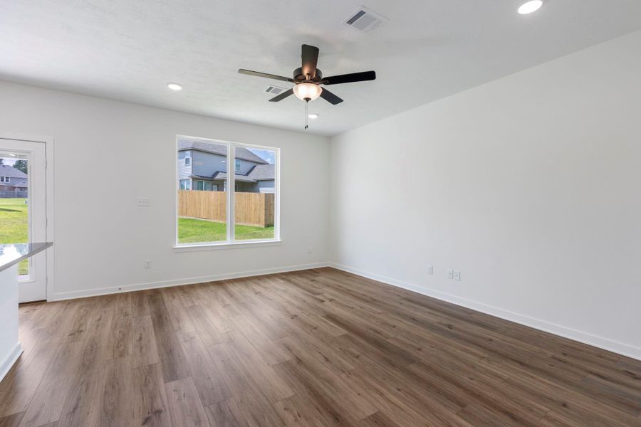 Spacious, unfurnished interior of a new home in Spring Lake, Huntsville (Image 45).
