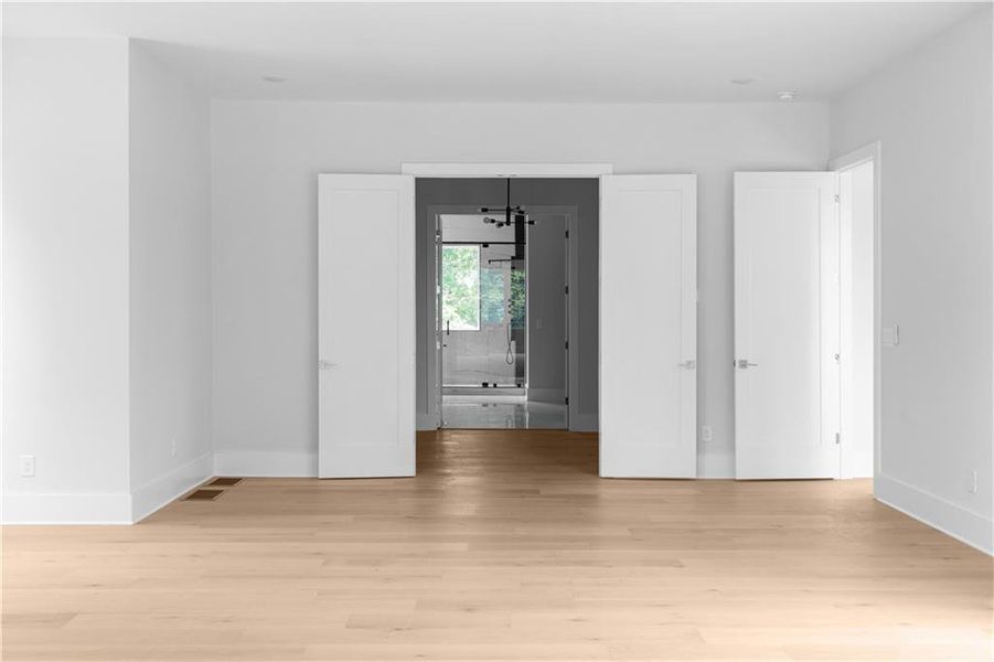 Spacious, unfurnished interior of a new home in , Atlanta (Image 20).