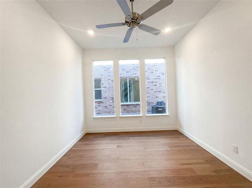 Spacious, unfurnished interior of a new home in Shaded Tree, McKinney (Image 12).