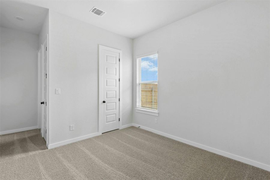 Spacious, unfurnished interior of a new home in East View Farms, Georgetown (Image 17).