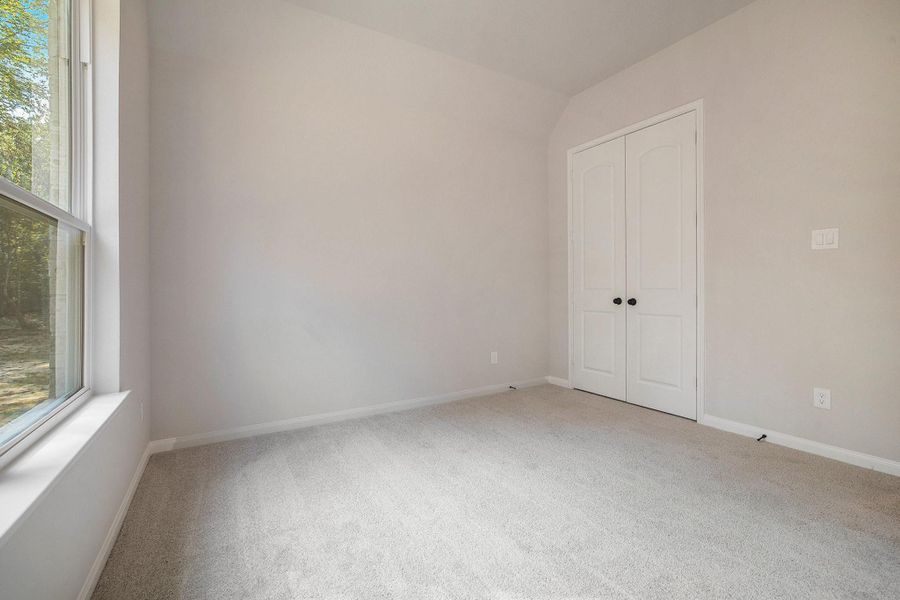 Spacious, unfurnished interior of a new home in Encino Estates, Dayton (Image 18).