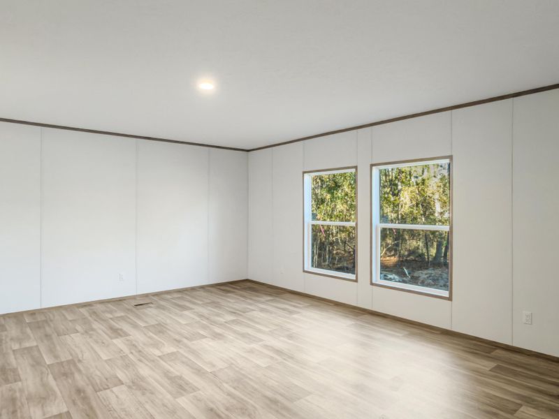Spacious, unfurnished interior of a new home in , Round O (Image 20).
