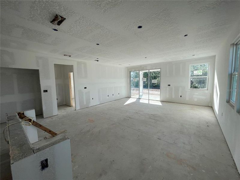 Spacious, unfurnished interior of a new home in Magnolia Series at Seminole Palms, Palm Coast (Image 11).