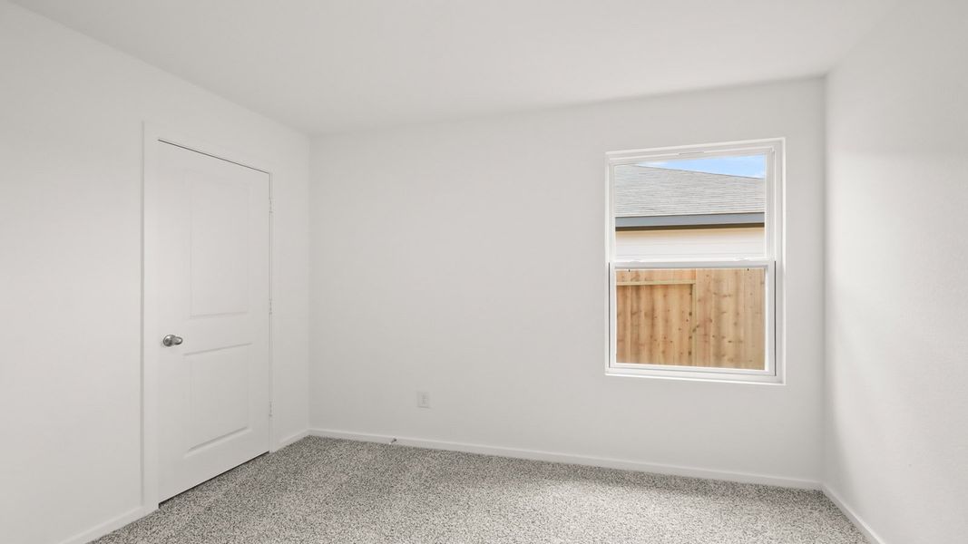 Representative unfurnished interior of a home built from the Estero by D.R. Horton in Sunset Valley, Hockley (Image 16).