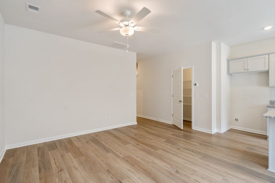 Spacious, unfurnished interior of a new home in Edwards Station, Taylors (Image 16).