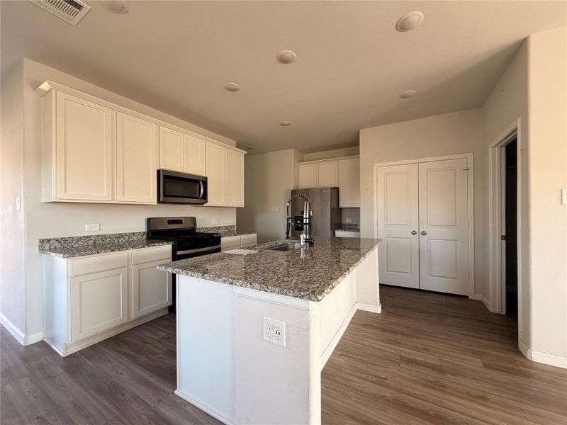 Furnished interior view inside a new home in Liberty Collection at Granger Pines, Conroe (Image 4). Furnished interior view inside a new home in Liberty Collection at Granger Pines, Conroe (Image 4).