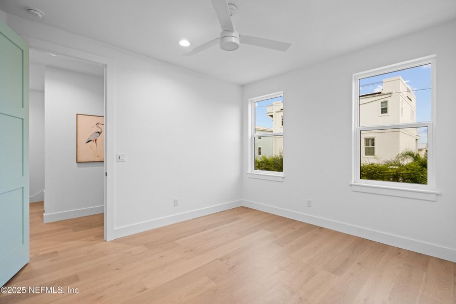 Spacious, unfurnished interior of a new home in , St. Johns (Image 20).