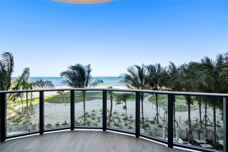 Exterior details and patio area of a home in Casamar, Pompano Beach (Image 3). Exterior details and patio area of a home in Casamar, Pompano Beach (Image 3).