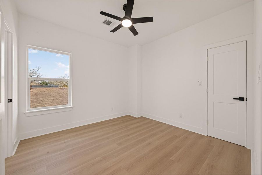 Spacious, unfurnished interior of a new home in , Houston (Image 15).