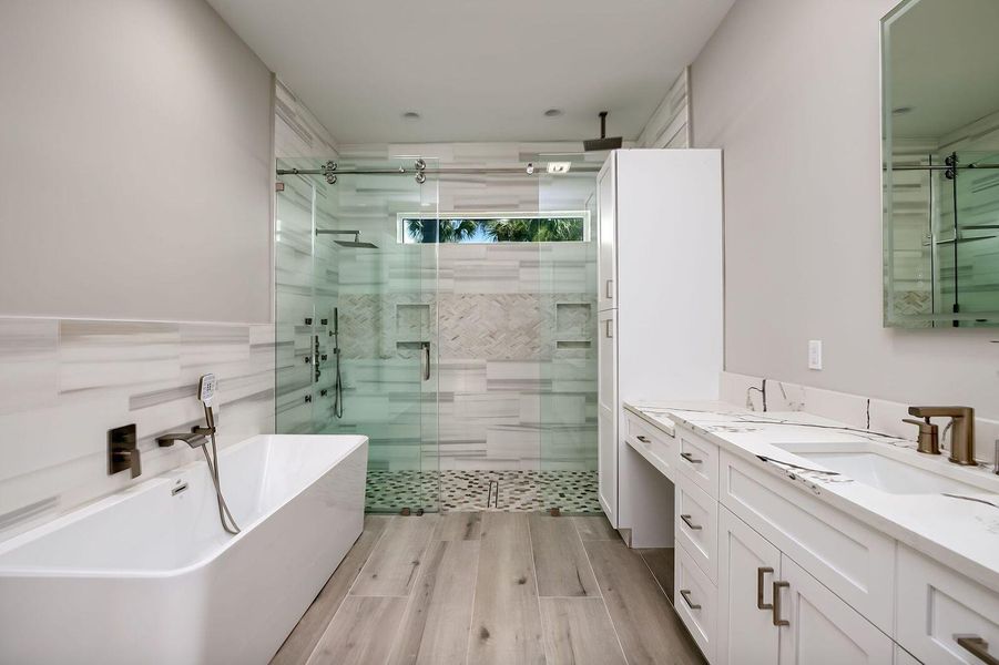 Furnished interior view inside a new home in , Port St. Lucie (Image 8).