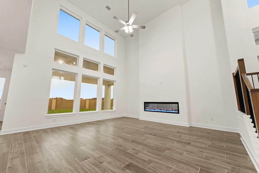 Representative image. Features, specifications, selections and colors may vary. Representative image. Features, specifications, selections and colors may vary.