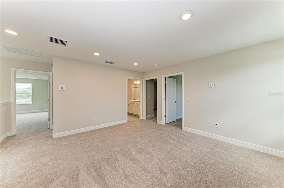 Spacious, unfurnished interior of a new home in Crosswind Ranch, Parrish (Image 38).