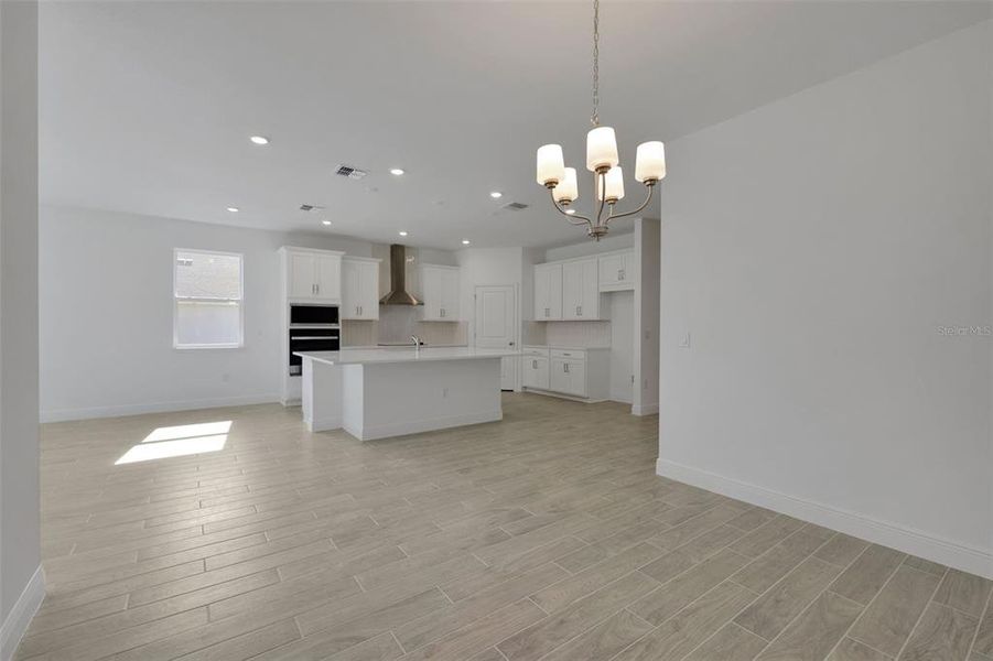 Spacious, unfurnished interior of a new home in Crossroads at Kelly Park, Apopka (Image 25).