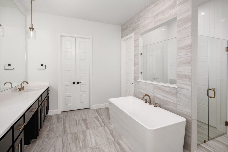 Furnished interior view inside a new home in Cambridge Crossing, Celina (Image 10).