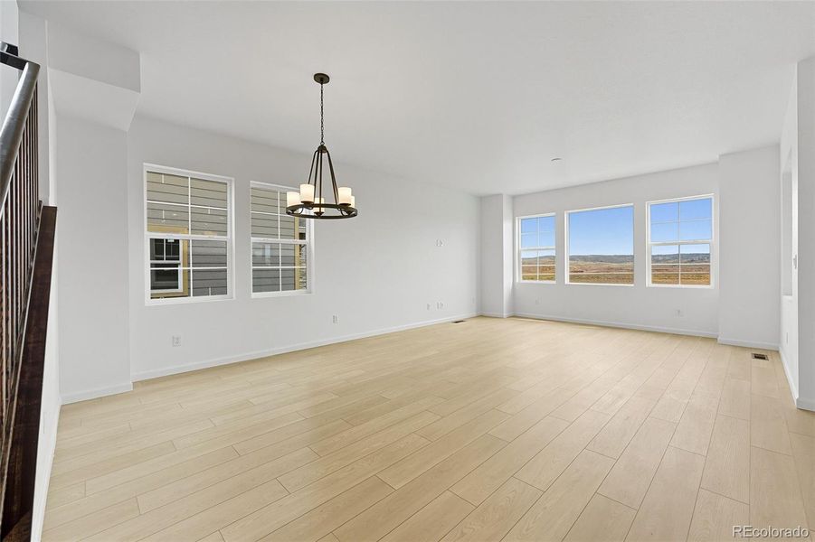 8828 Whiteclover ~ Ready Now