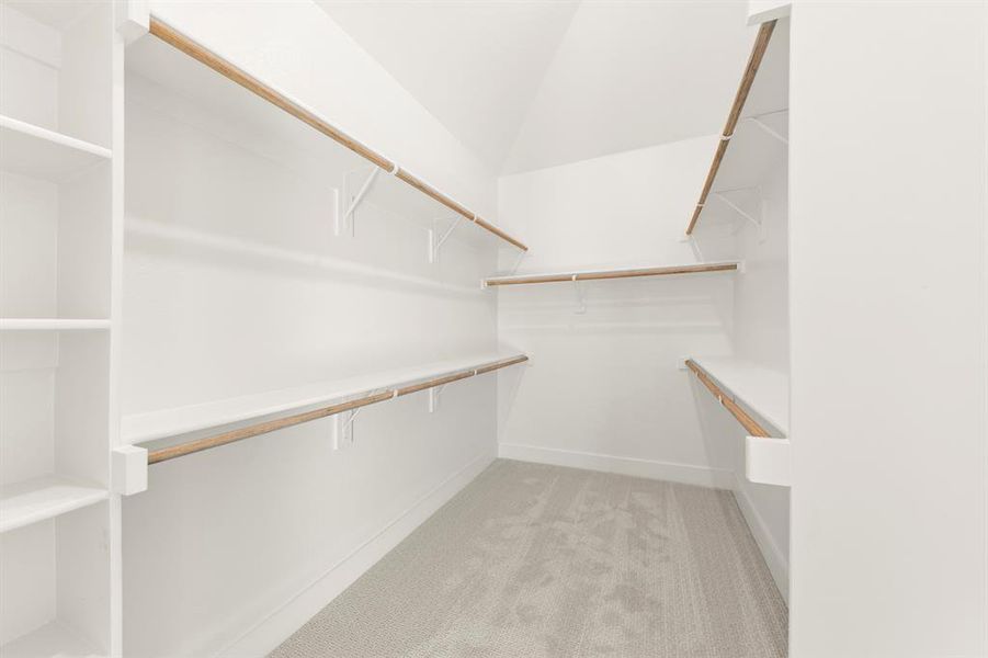 24. 1031 Gracious - Closet