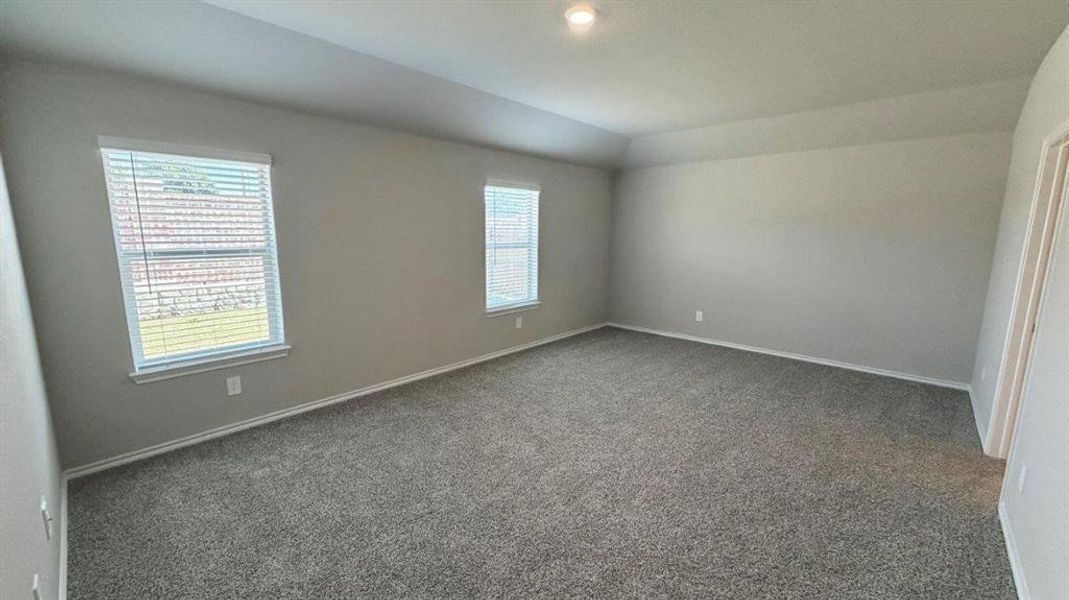 Spacious, unfurnished interior of a new home in Sunnycreek, Fort Worth (Image 25).