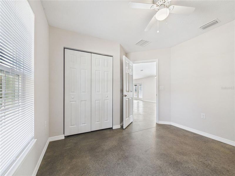 Spacious, unfurnished interior of a new home in , Ocala (Image 26).